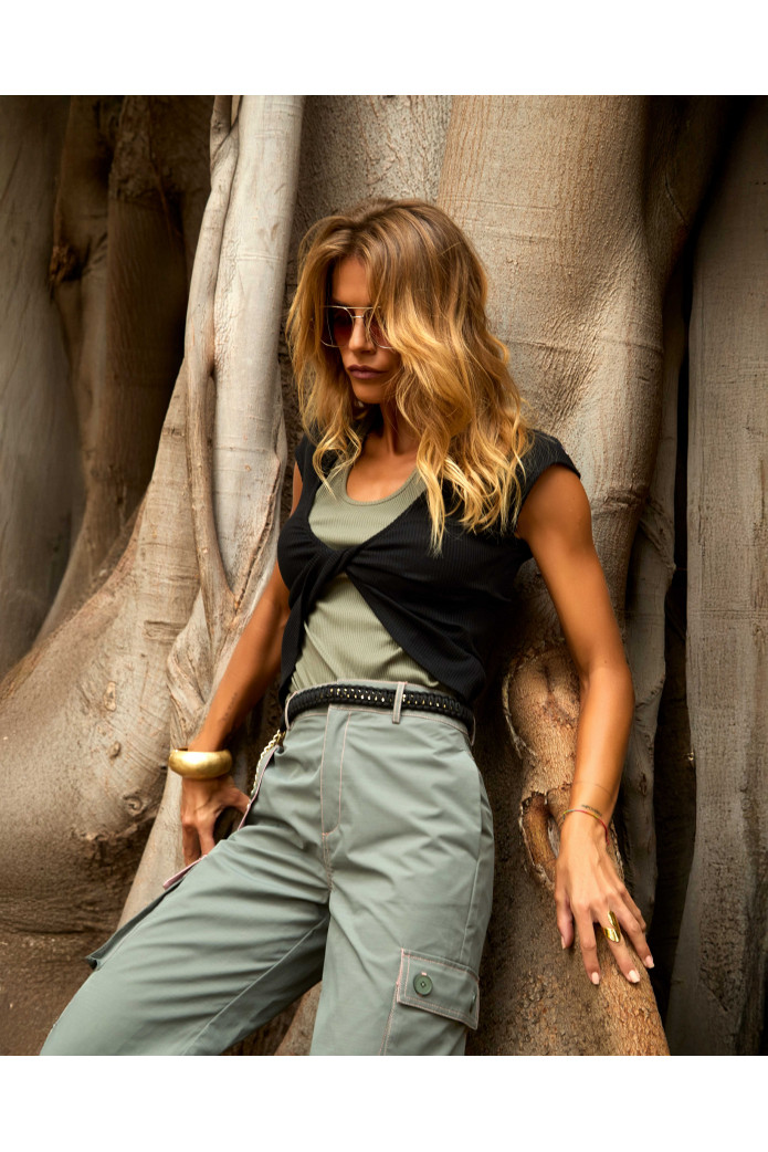 Camiseta Arasari Camaleónica – Camiseta Mujer Elegante y Original