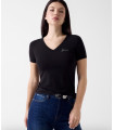 Camiseta Cuello Pico Guess Mujer | FriendsnShop