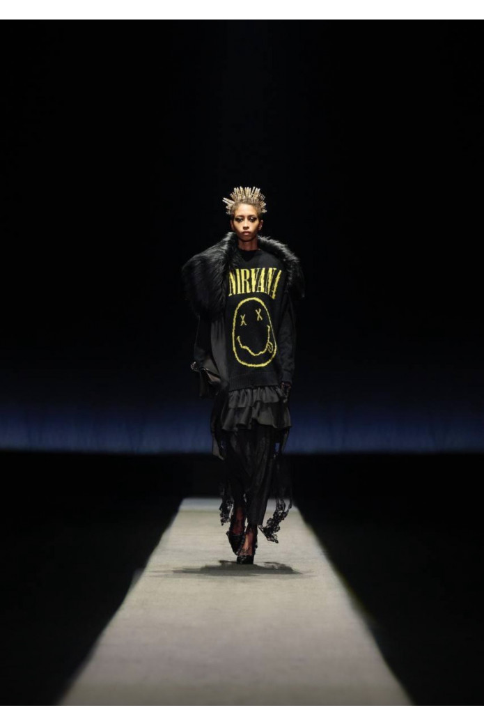 Suéter Oversize Nirvana con Logo – Aniye By