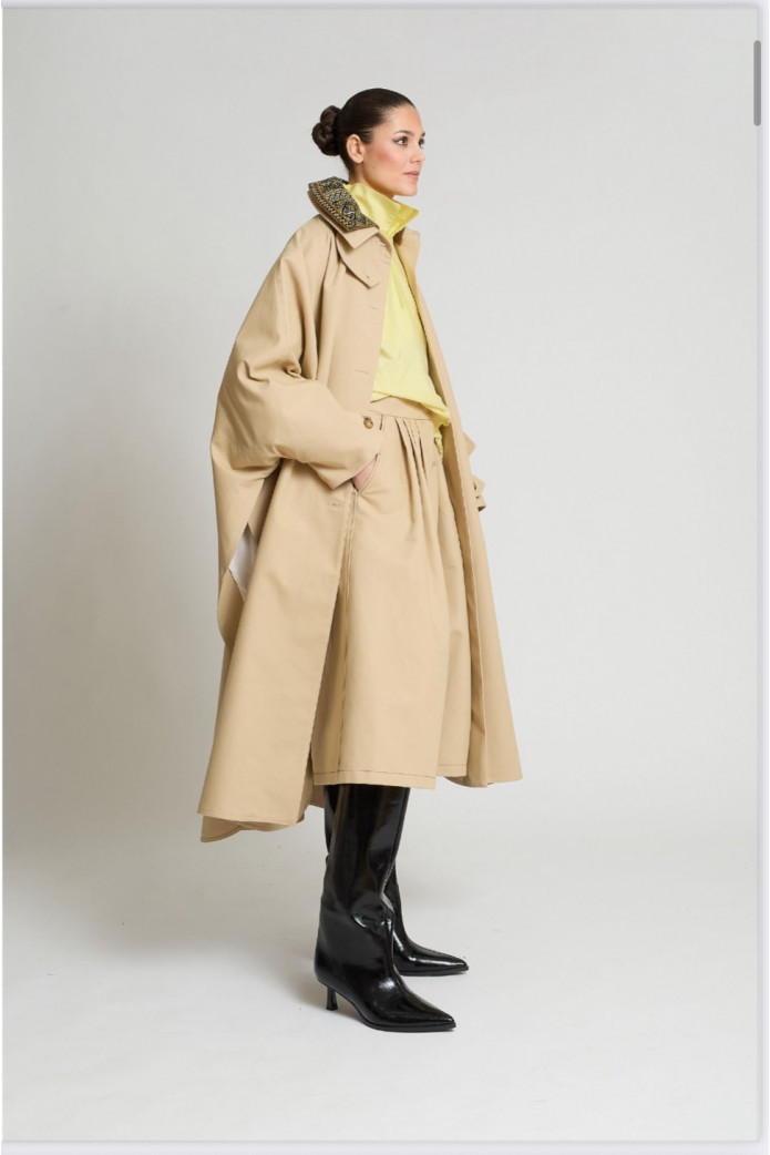 Bermuda Samuray Zaitegui en gabardina beige