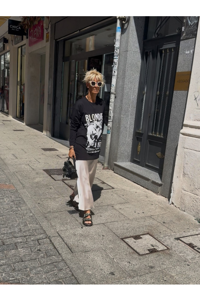 Falda larga beige de raso