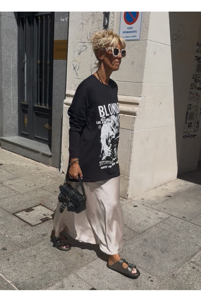 Falda larga beige de raso