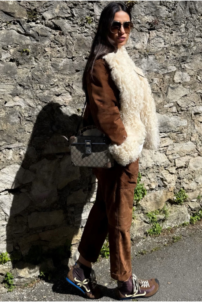 Cazadora Cuelos camel Tete by Odette – Estilo urbano y sofisticado