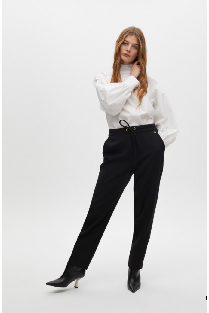 Pantalón jogger elegante Lola Casademunt – Comodidad y estilo moderno