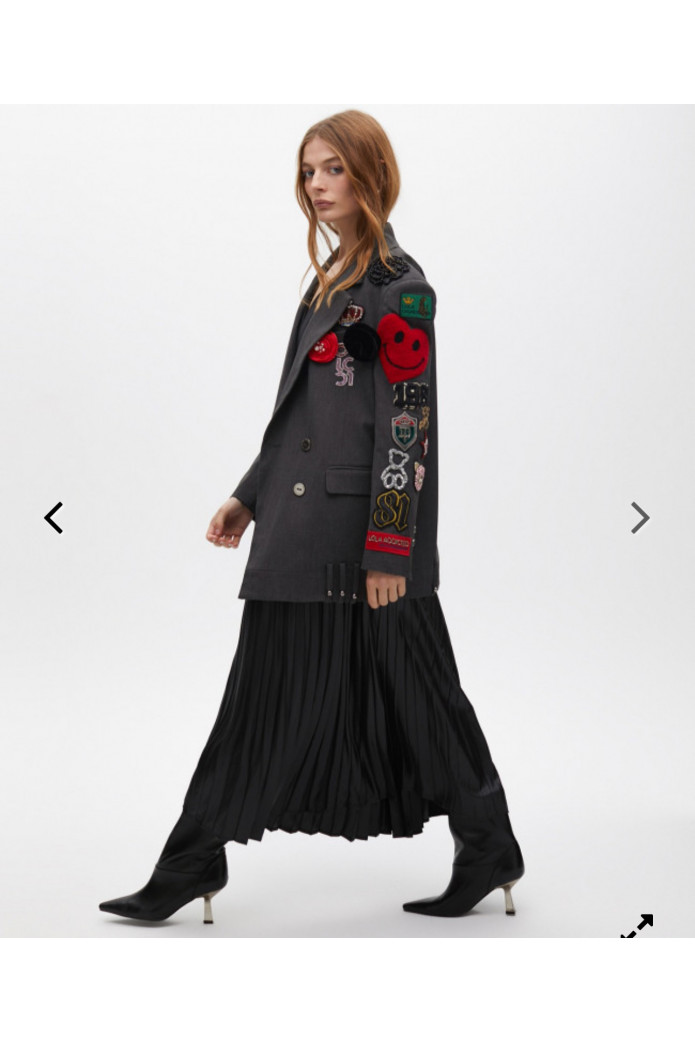 Americana oversize cruzada con parches Lola Casademunt – Estilo audaz y sofisticado