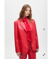 Americana recta efecto piel Lola Casademunt – Estilo elegante y audaz