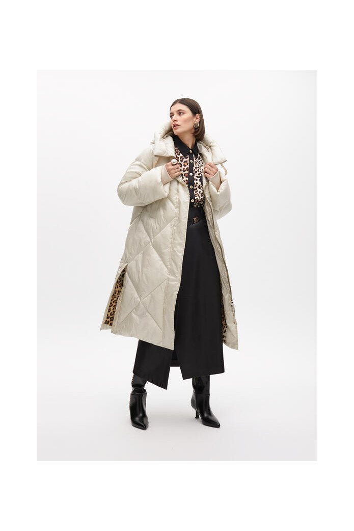 Anorak de plumas con capucha piedra beige – Lola Casademunt