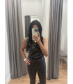 Top Carly Aniye By moka- Estilo minimalista con toque metálico