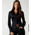 Camisa satén negra Guess corte slip – Elegancia y sofisticación