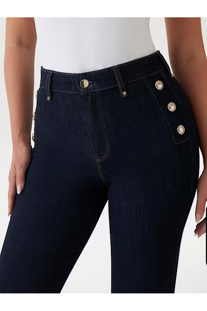 Vaqueros Chinos New Faye Guess – Estilo y comodidad