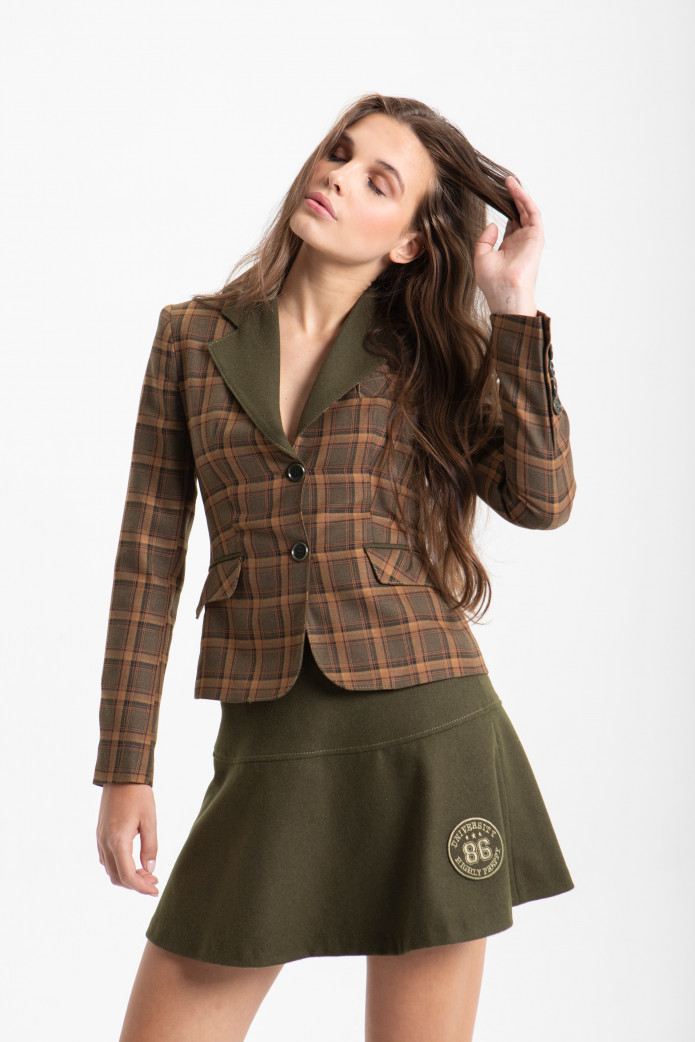 Falda de Lana Verde con Escudo Highly Preppy – Moda femenina con estilo preppy