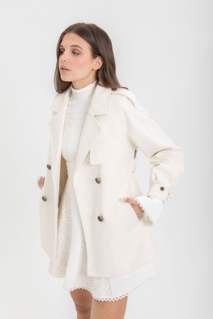 Abrigo Gabardina Corto Blanco Highly Preppy – Estilo elegante y versátil