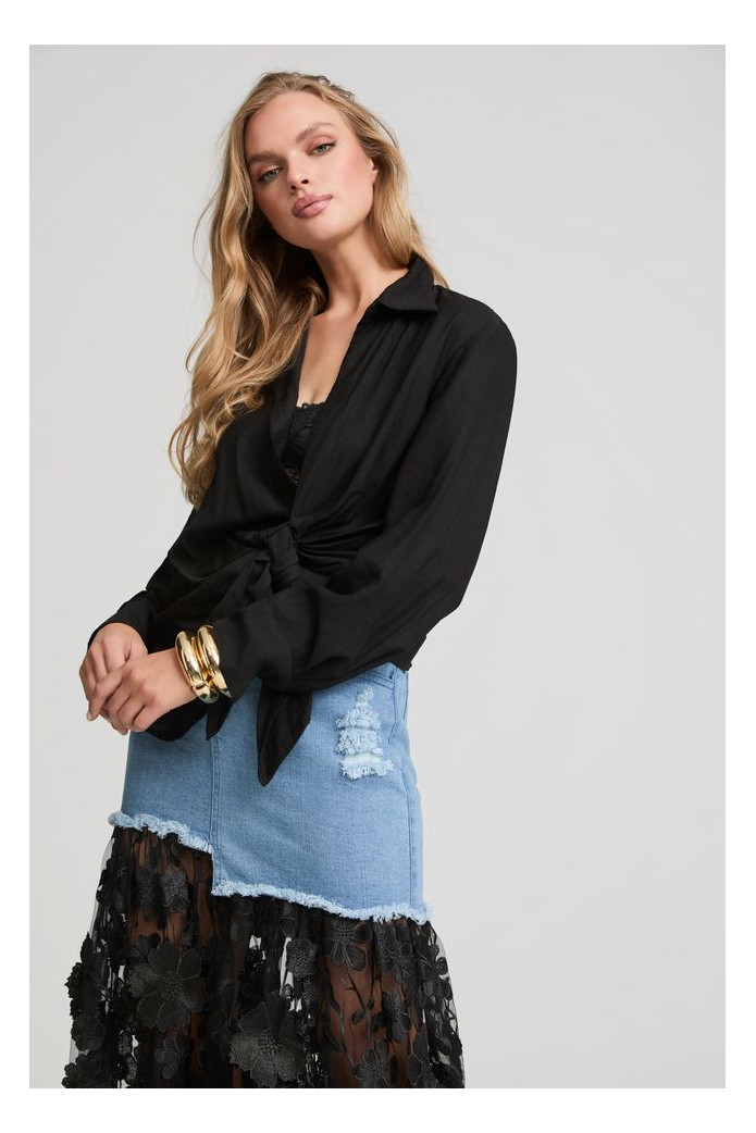 Isadora Shirt Fetiche Suances – Blusa negra elegante y versátil