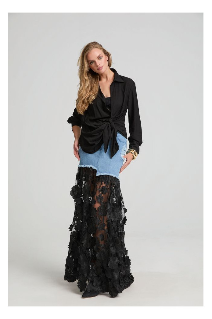 Isadora Shirt Fetiche Suances – Blusa negra elegante y versátil