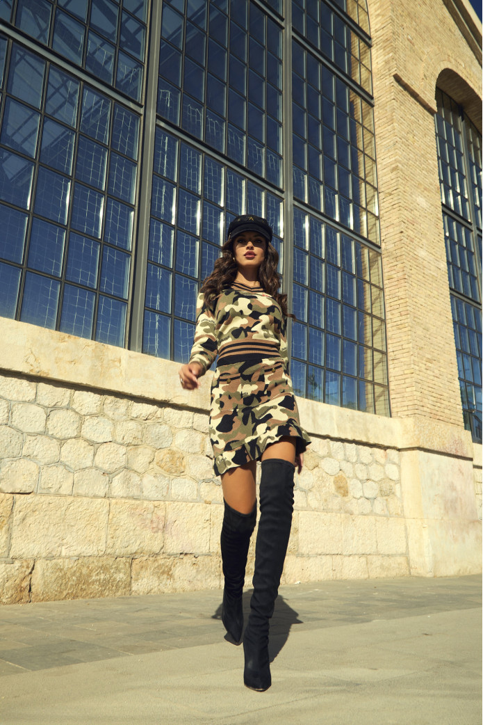 Falda Zircón Camaleonica – Moda mujer otoño invierno elegante y versátil