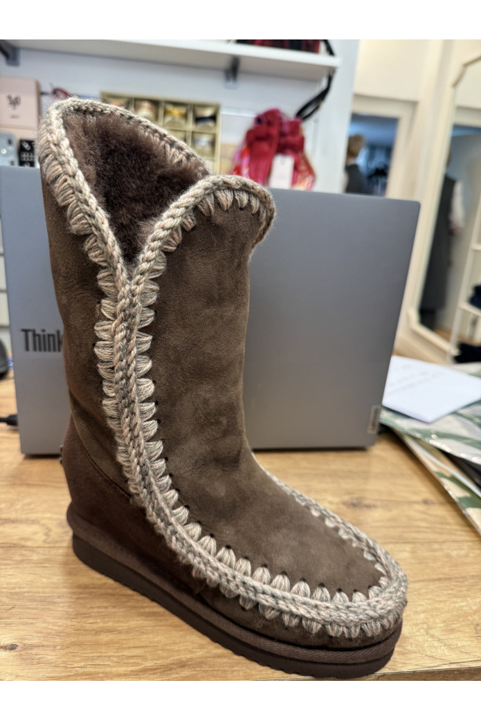 Botas Eskimo Inner Wedge Tall Marrón de MOU – Calidez, estilo y artesanía premium