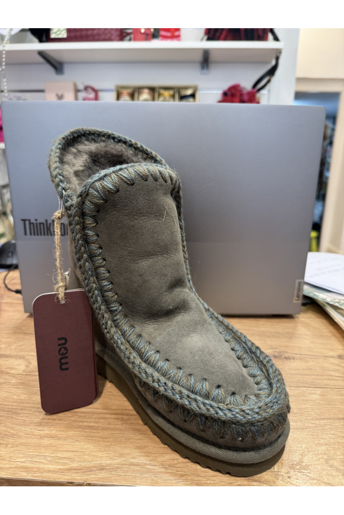 Botas Eskimo Inner Wedge Big Metal Logo Verde Kaki de MOU – Diseño artesanal, confort y estilo exclusivo