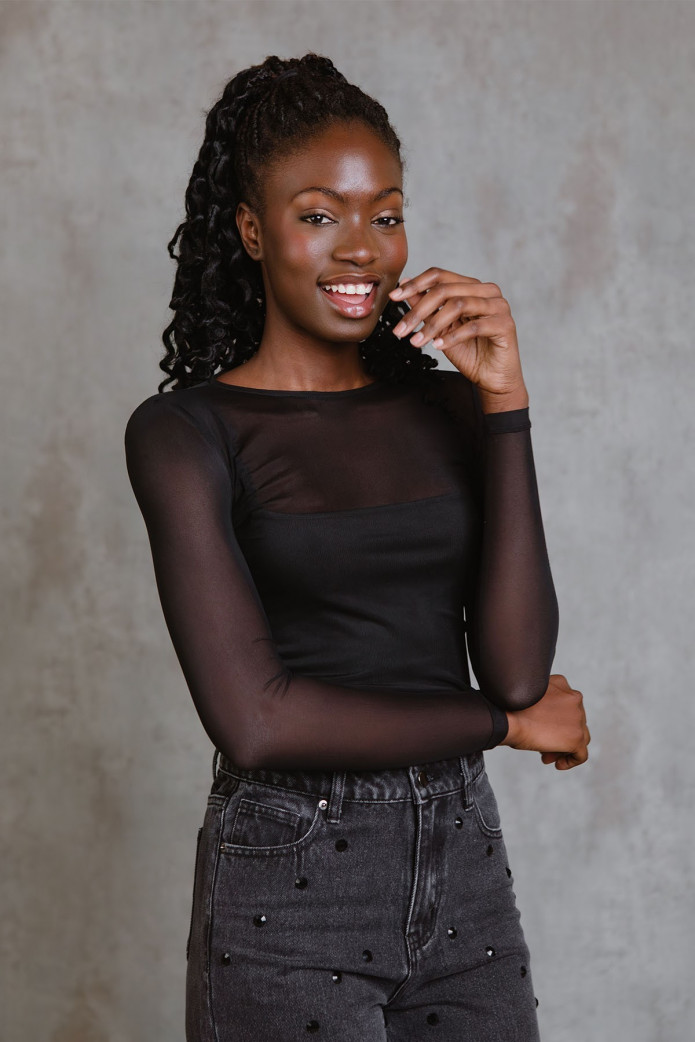 Black Giacinta Top de Minueto – Elegancia en negro con estilo contemporáneo