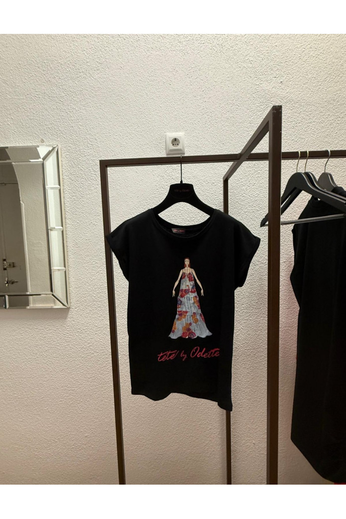 Camiseta negra ilustrada Teté by Odette | FriendsnShop